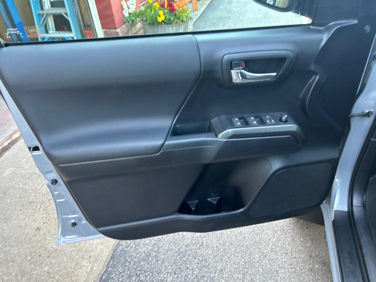 Toyota Tacoma 4WD TRD Sport Double Cab 5' Bed V6 AT (Natl) 2020