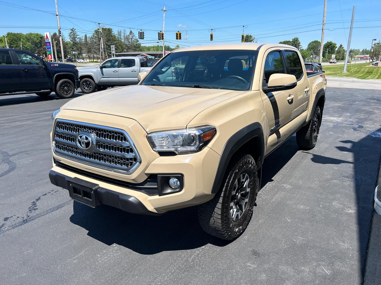 Toyota Tacoma 4WD Double Cab V6 AT TRD Off Road (Natl) 2017