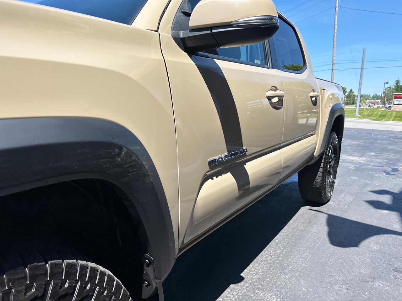 Toyota Tacoma 4WD Double Cab V6 AT TRD Off Road (Natl) 2017