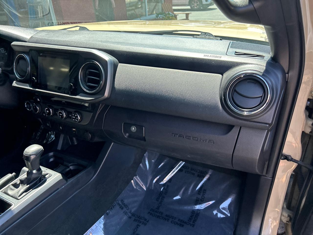 Toyota Tacoma 4WD Double Cab V6 AT TRD Off Road (Natl) 2017