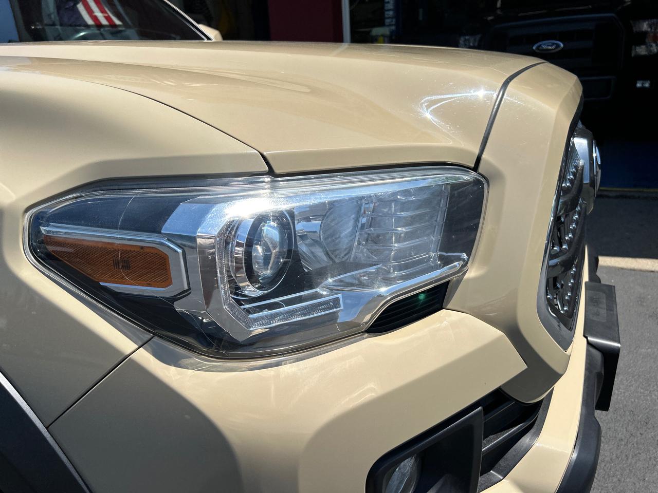 Toyota Tacoma 4WD Double Cab V6 AT TRD Off Road (Natl) 2017