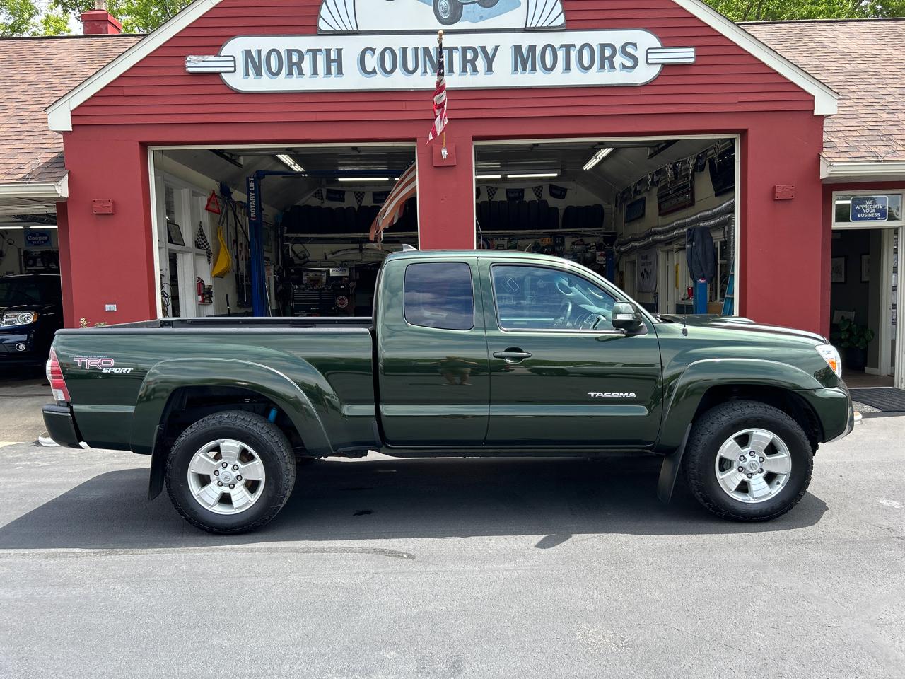 Toyota Tacoma 4WD Access Cab V6 MT (Natl) 2012
