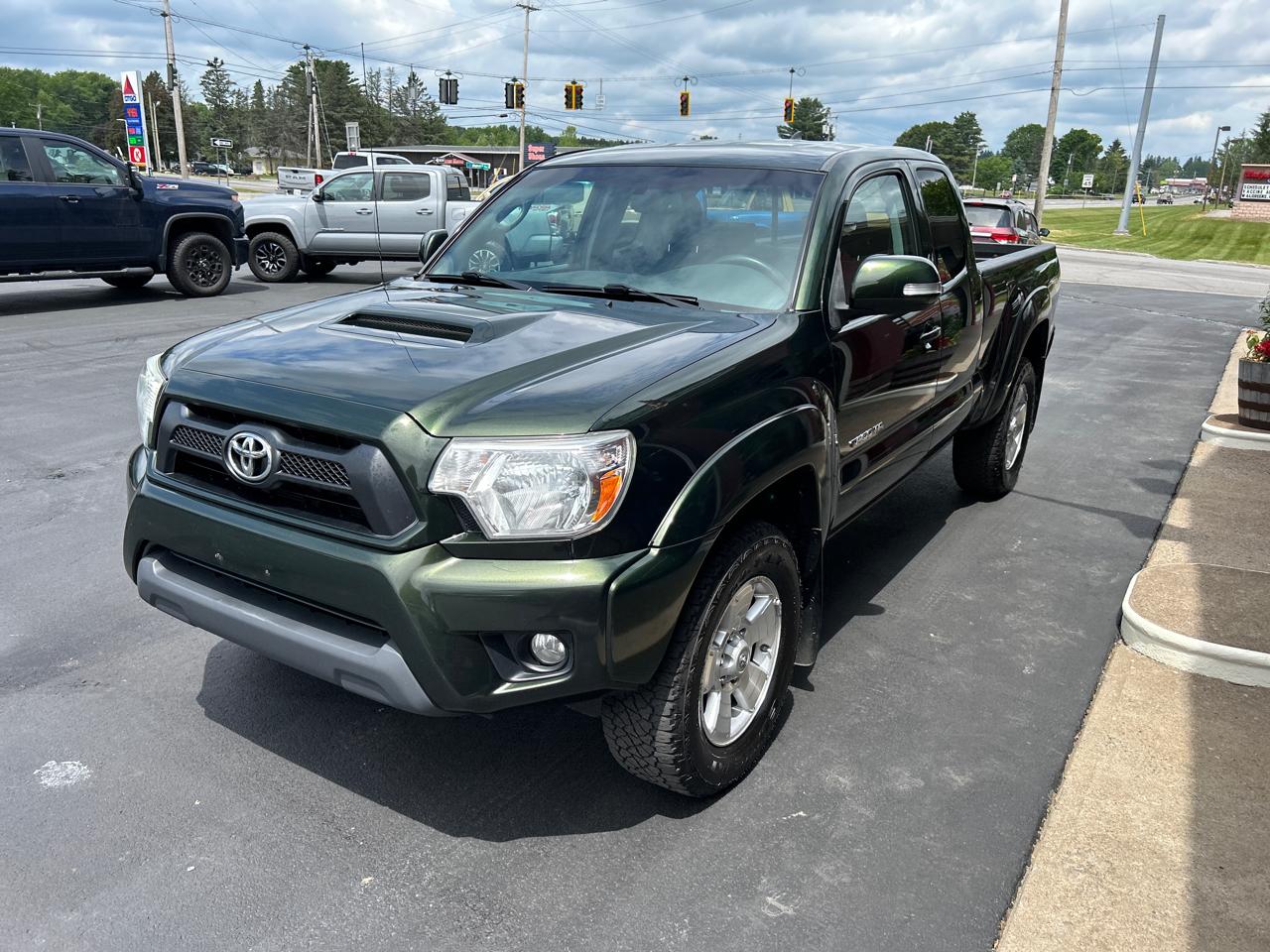 Toyota Tacoma 4WD Access Cab V6 MT (Natl) 2012