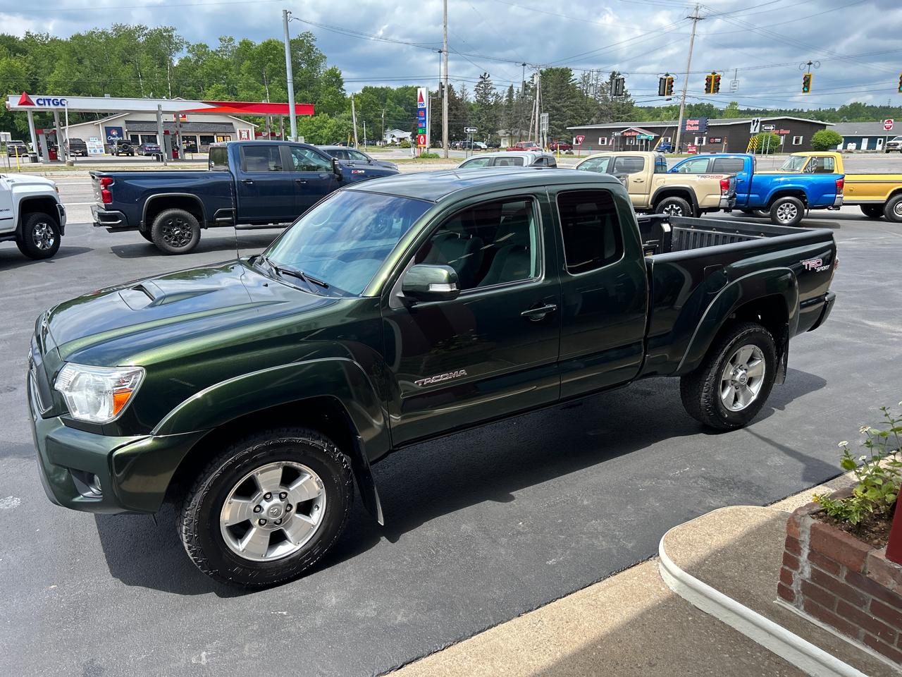 Toyota Tacoma 4WD Access Cab V6 MT (Natl) 2012