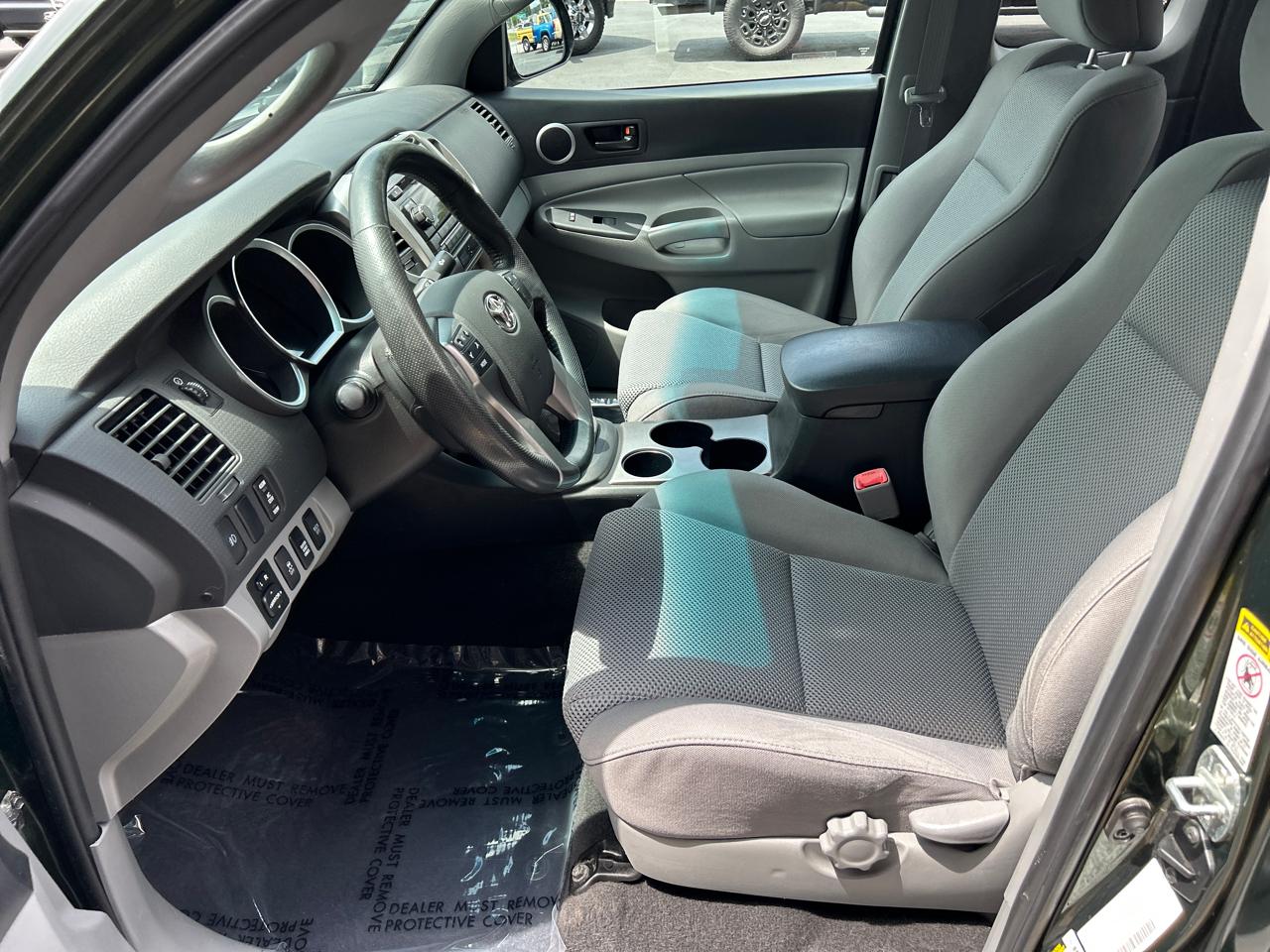 Toyota Tacoma 4WD Access Cab V6 MT (Natl) 2012