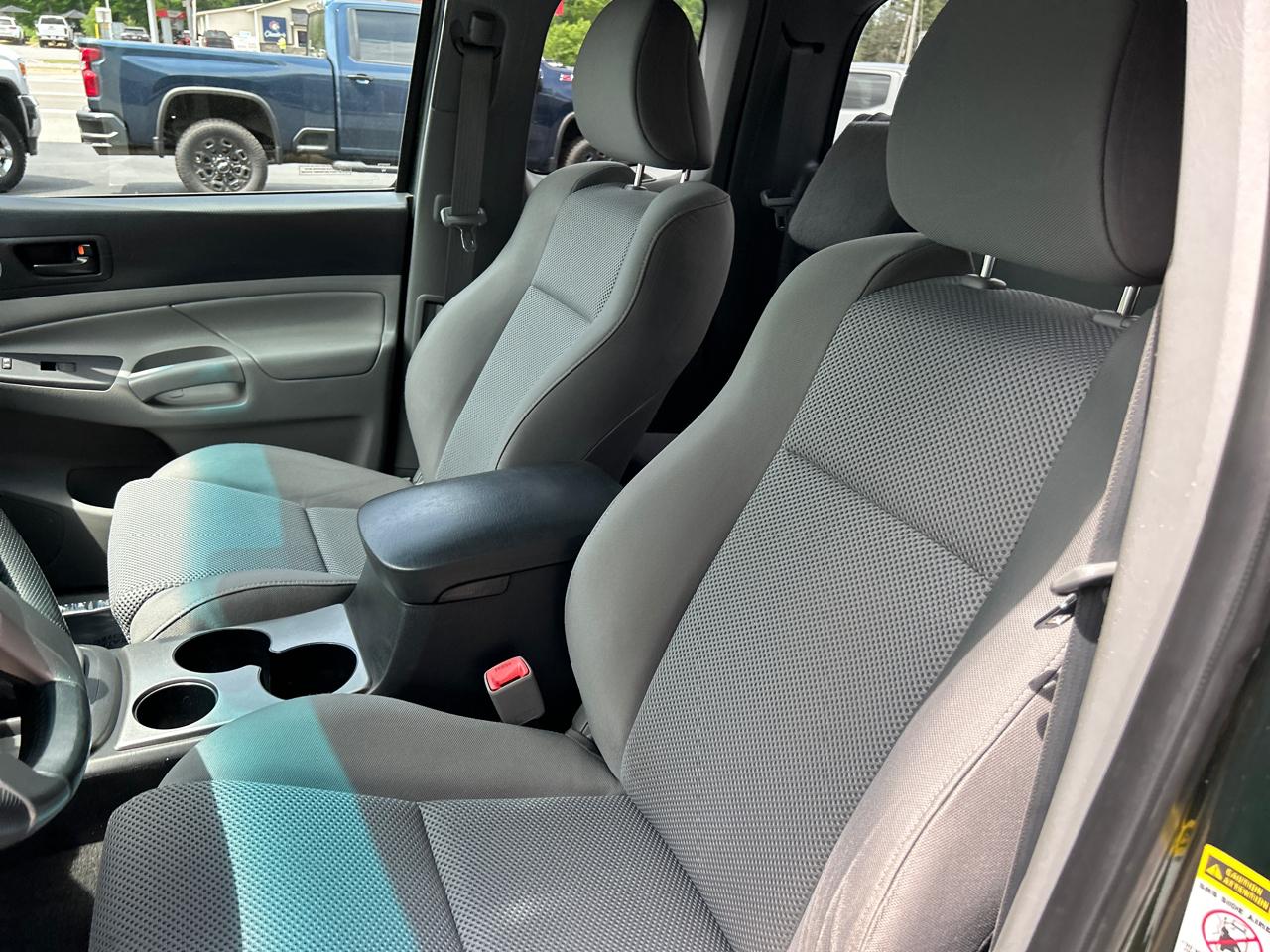 Toyota Tacoma 4WD Access Cab V6 MT (Natl) 2012