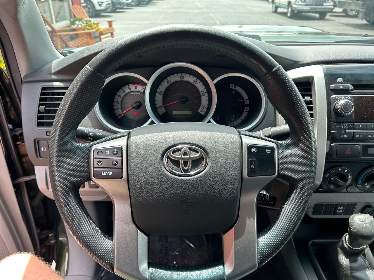Toyota Tacoma 4WD Access Cab V6 MT (Natl) 2012