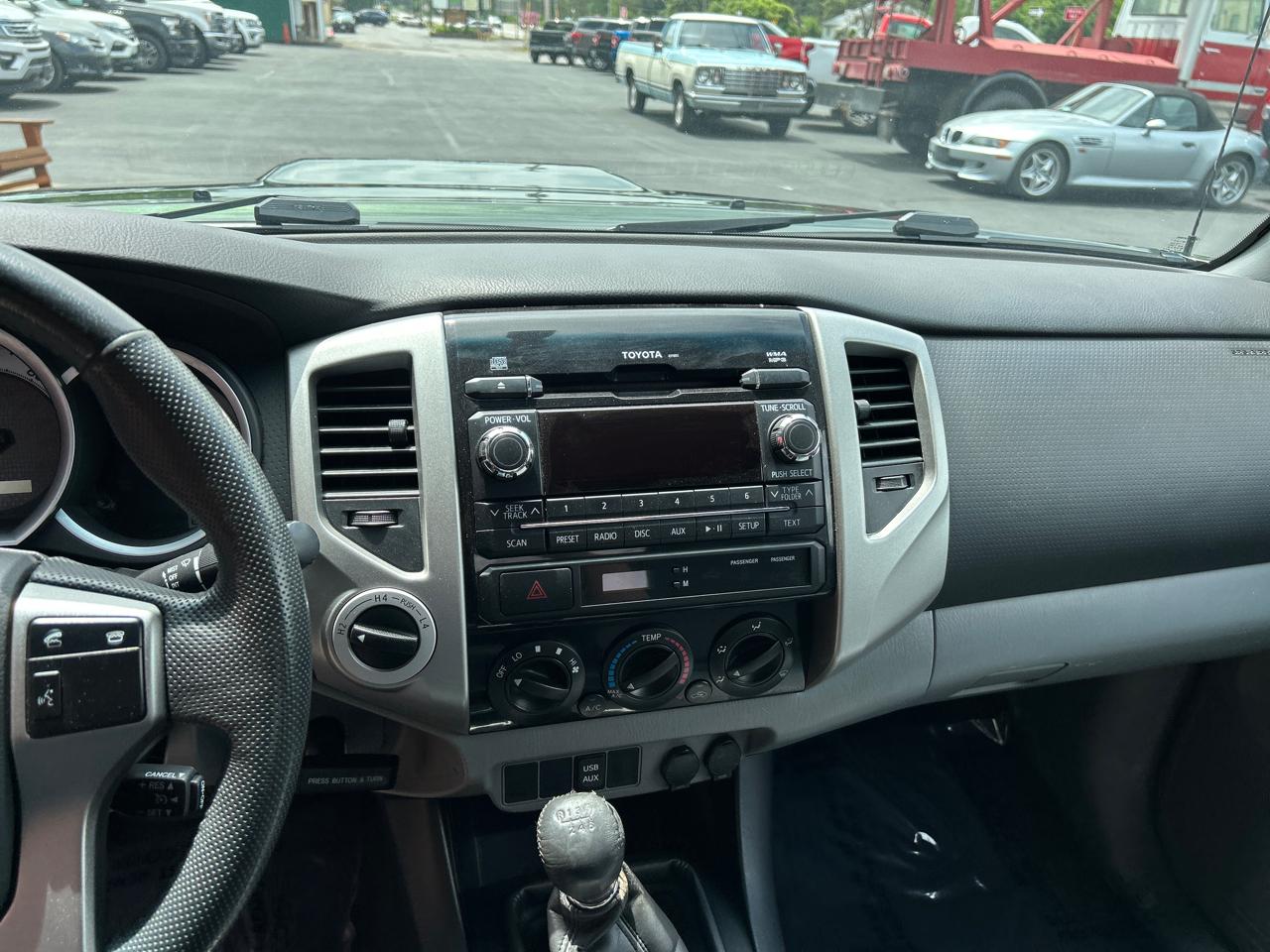 Toyota Tacoma 4WD Access Cab V6 MT (Natl) 2012