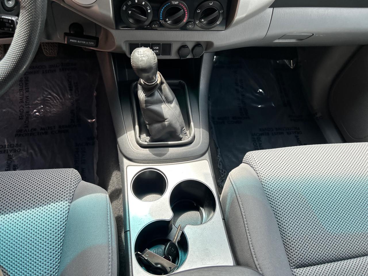 Toyota Tacoma 4WD Access Cab V6 MT (Natl) 2012