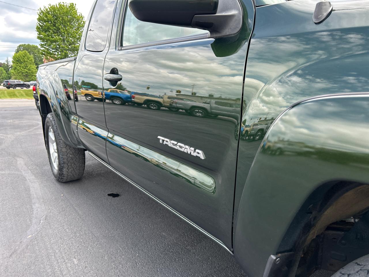 Toyota Tacoma 4WD Access Cab V6 MT (Natl) 2012