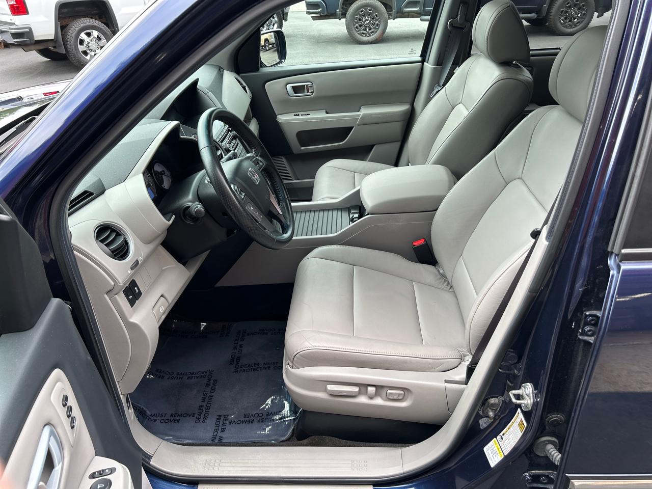 Honda Pilot AWD 4dr Touring w/RES & Navi 2013