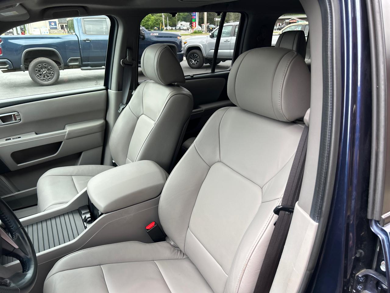 Honda Pilot AWD 4dr Touring w/RES & Navi 2013