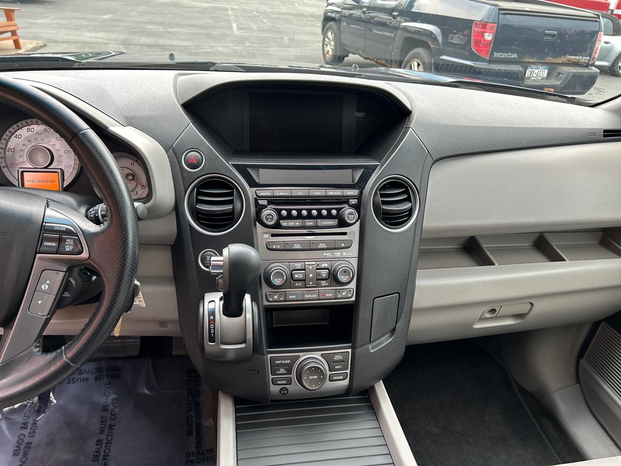 Honda Pilot AWD 4dr Touring w/RES & Navi 2013