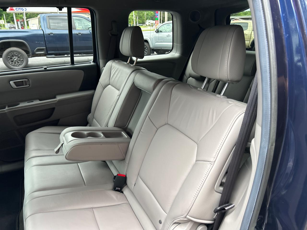 Honda Pilot AWD 4dr Touring w/RES & Navi 2013