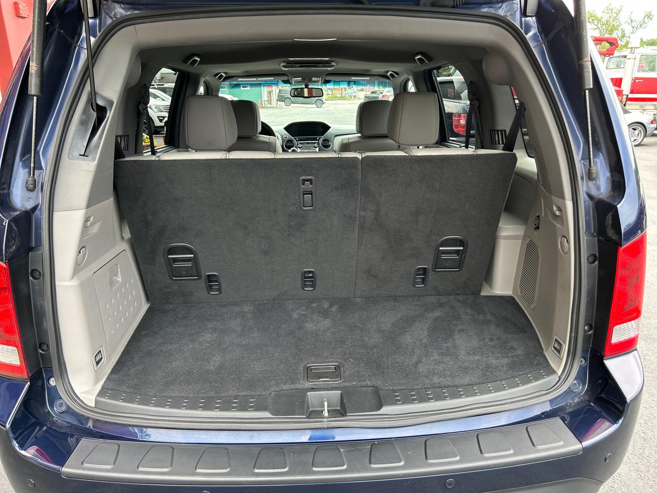 Honda Pilot AWD 4dr Touring w/RES & Navi 2013
