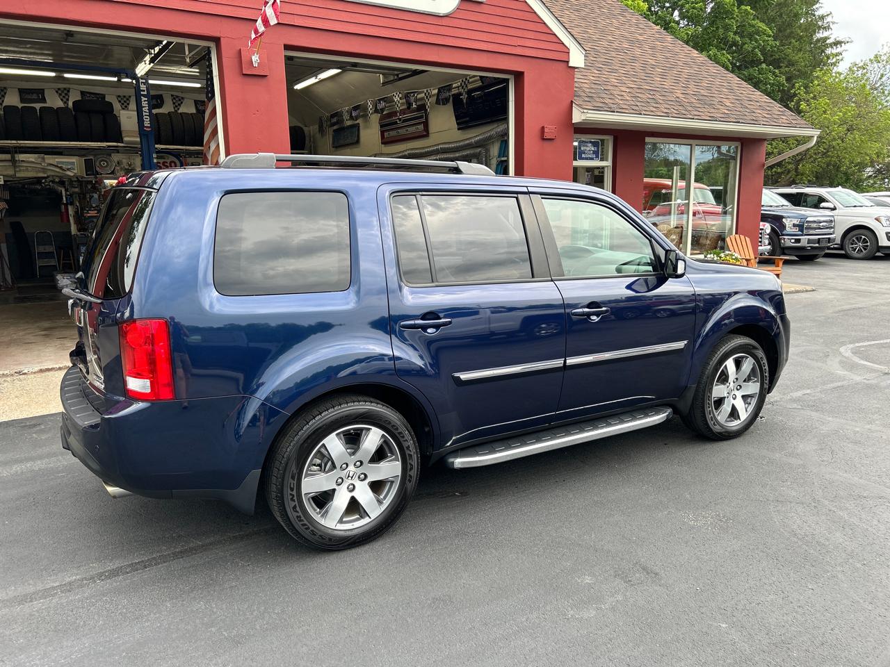 Honda Pilot AWD 4dr Touring w/RES & Navi 2013