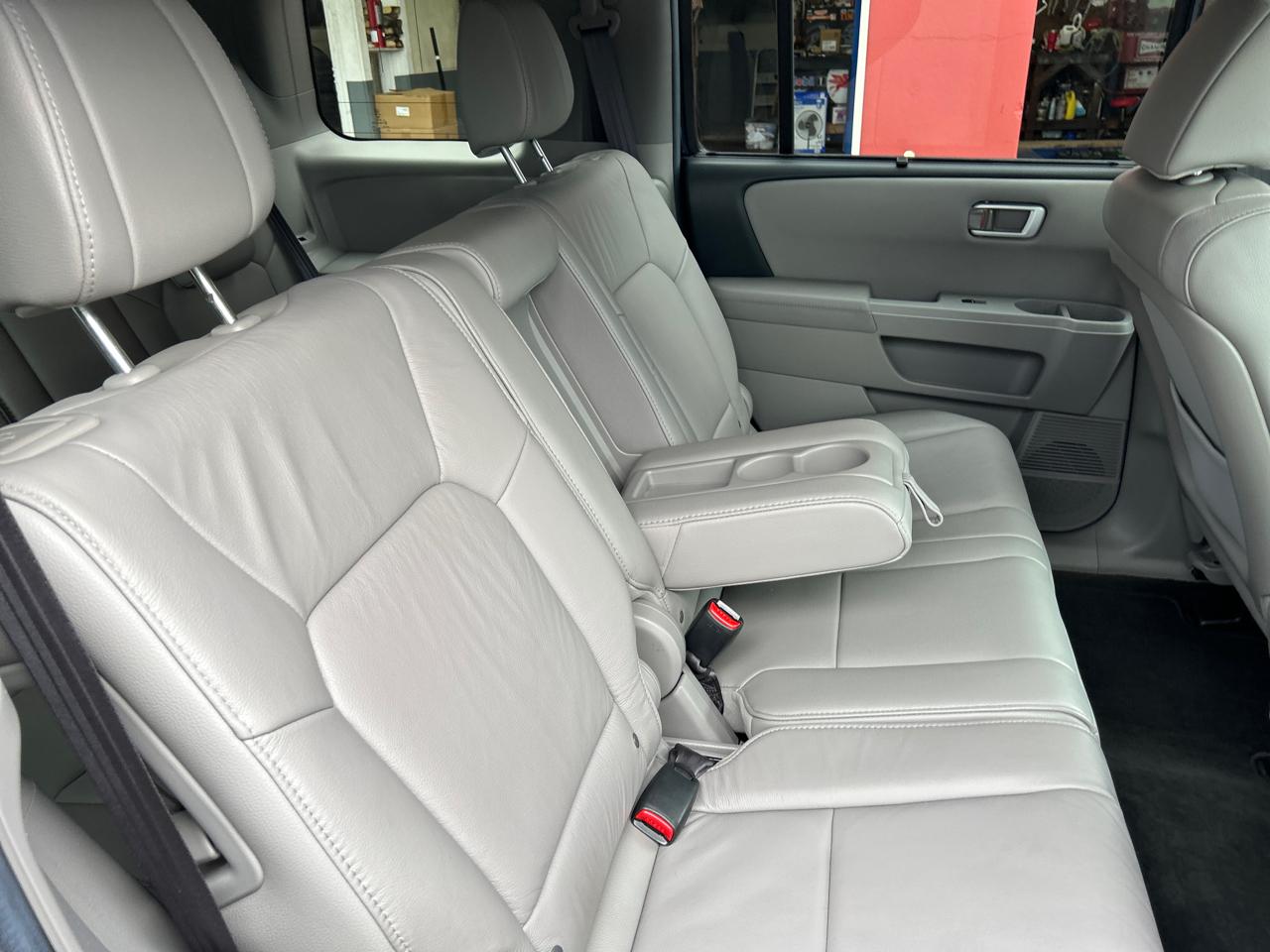 Honda Pilot AWD 4dr Touring w/RES & Navi 2013