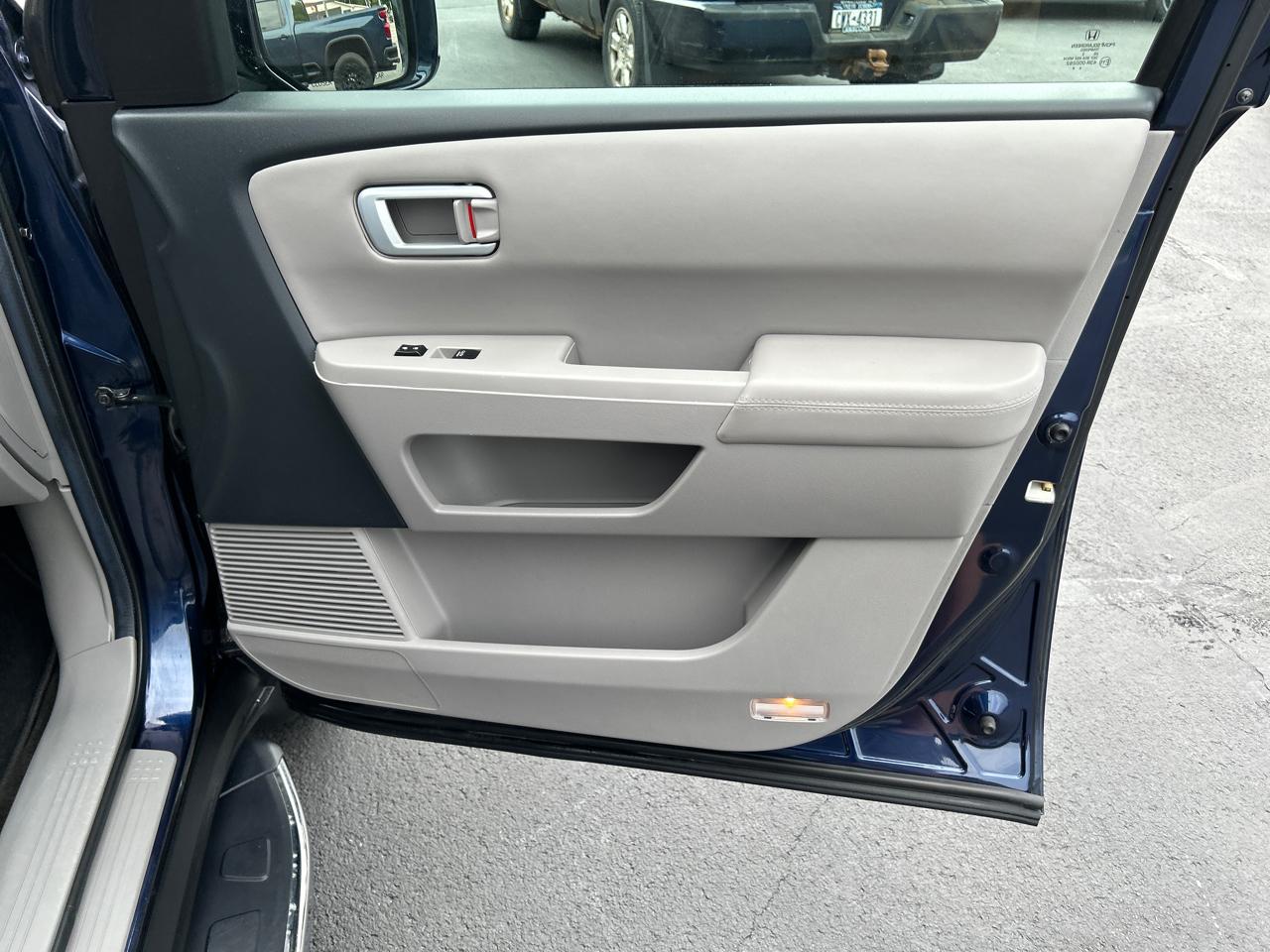 Honda Pilot AWD 4dr Touring w/RES & Navi 2013