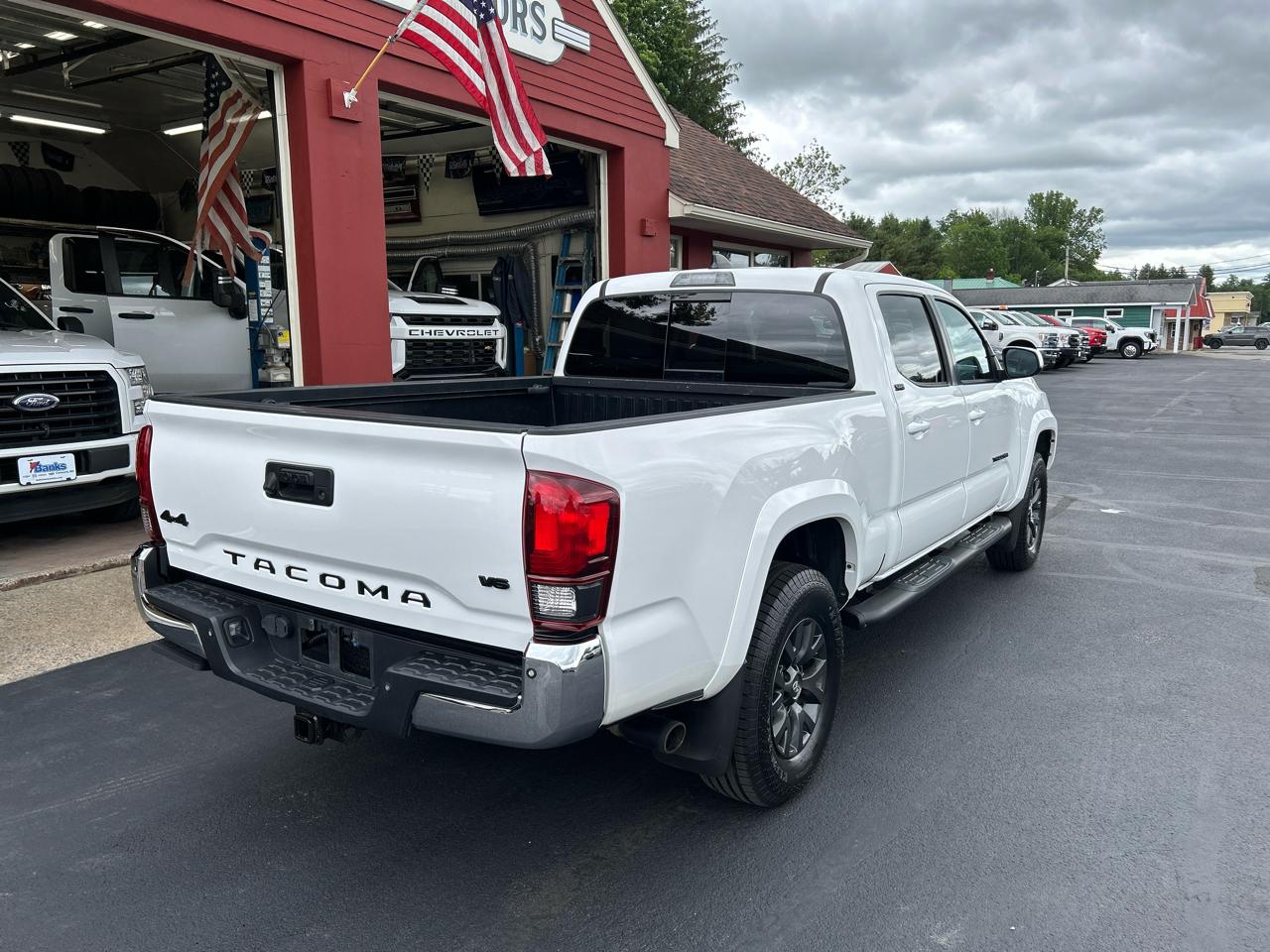 Toyota Tacoma 4WD SR5 Double Cab 6' Bed V6 AT (Natl) 2020