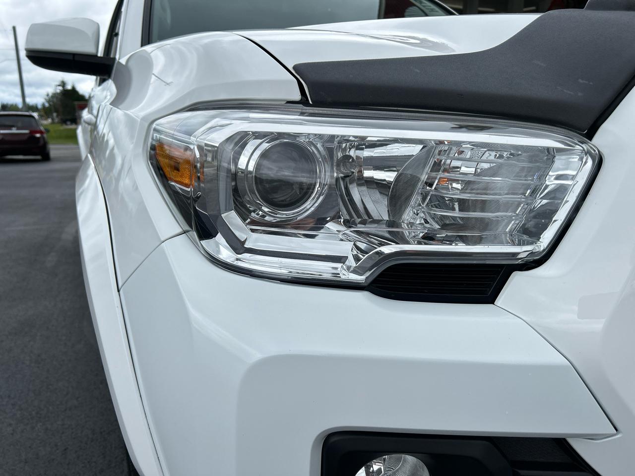 Toyota Tacoma 4WD SR5 Double Cab 6' Bed V6 AT (Natl) 2020