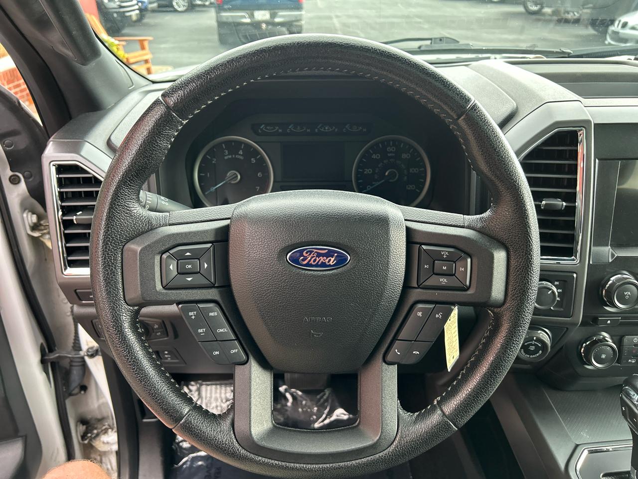 Ford F-150 4WD SuperCrew 145" XLT 2016