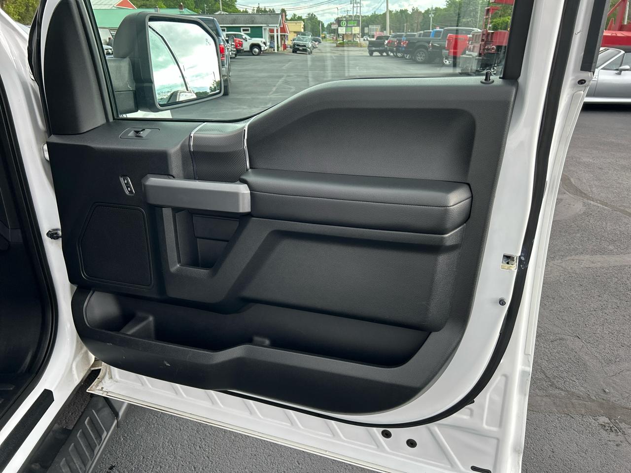 Ford F-150 4WD SuperCrew 145" XLT 2016