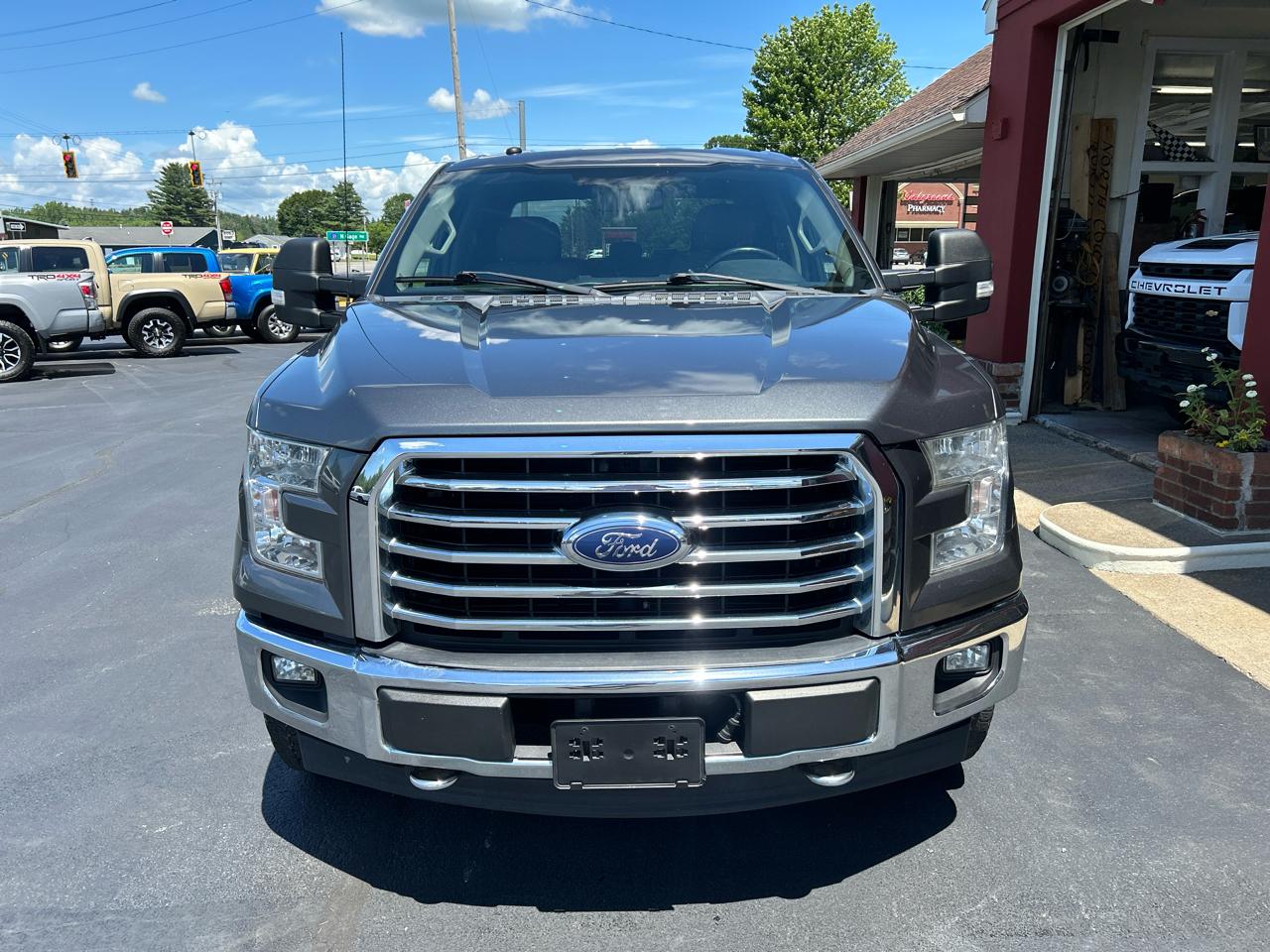 Ford F-150 4WD SuperCrew 150" XLT 2017