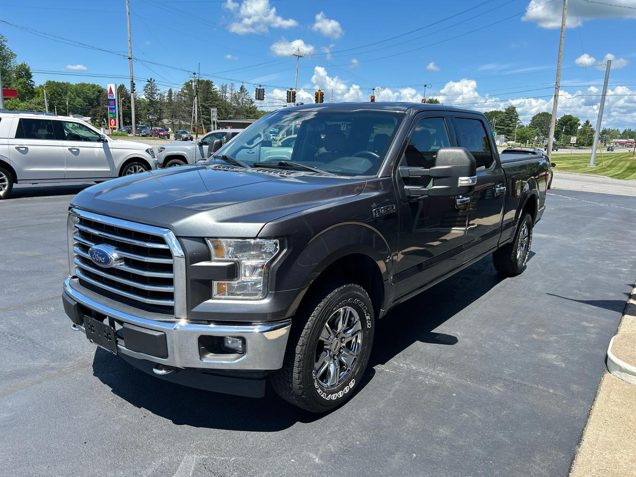 Ford F-150 4WD SuperCrew 150" XLT 2017