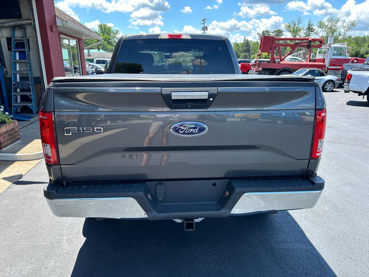 Ford F-150 4WD SuperCrew 150" XLT 2017