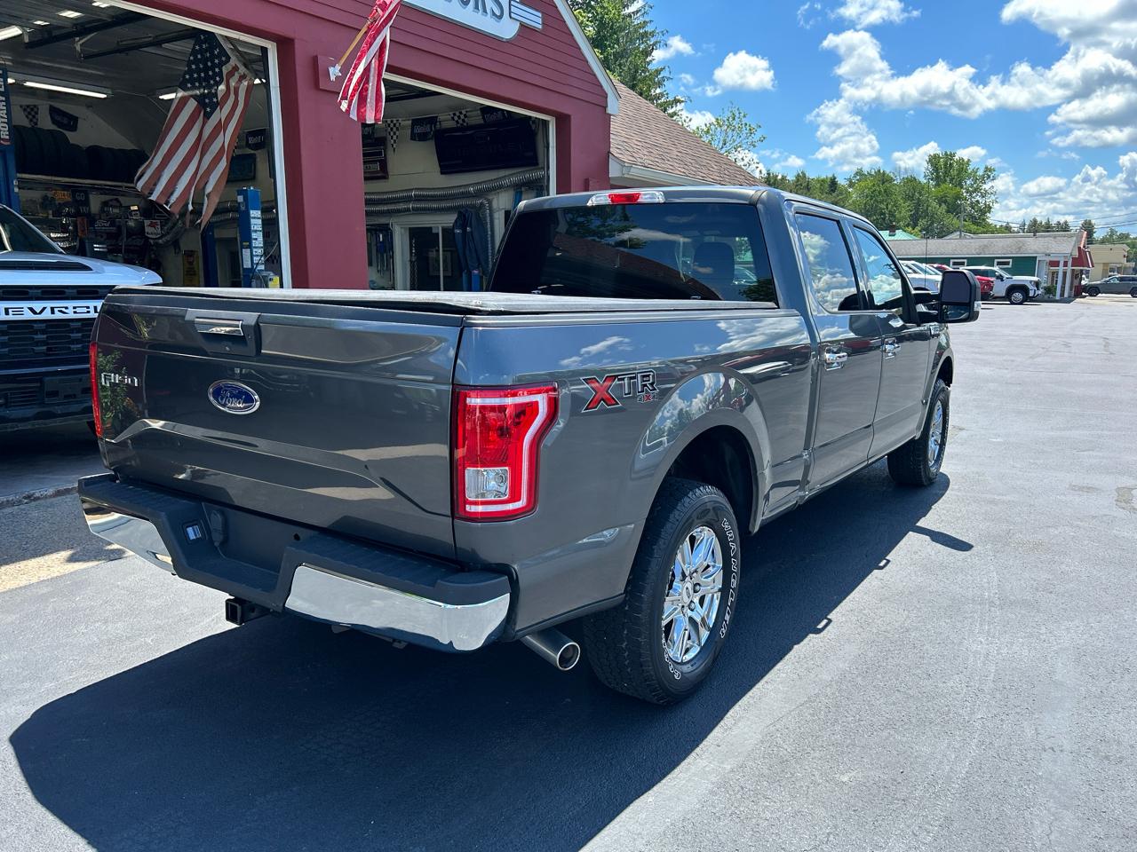 Ford F-150 4WD SuperCrew 150" XLT 2017