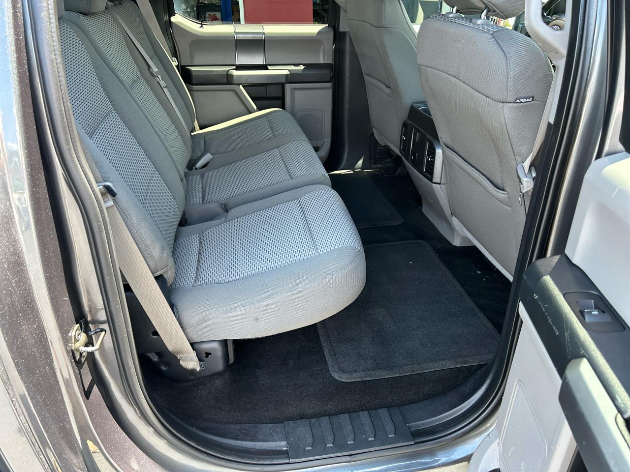 Ford F-150 4WD SuperCrew 150" XLT 2017