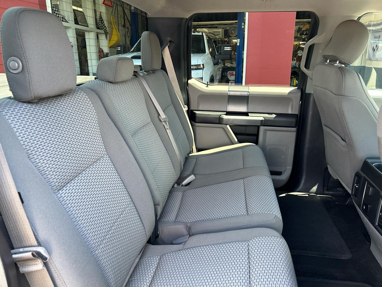Ford F-150 4WD SuperCrew 150" XLT 2017