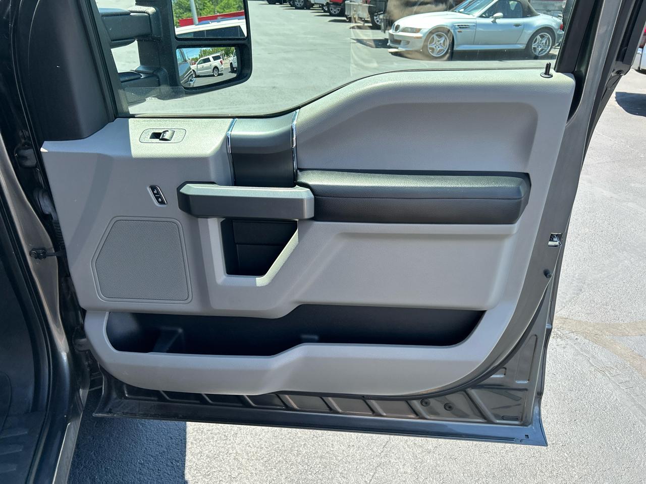 Ford F-150 4WD SuperCrew 150" XLT 2017