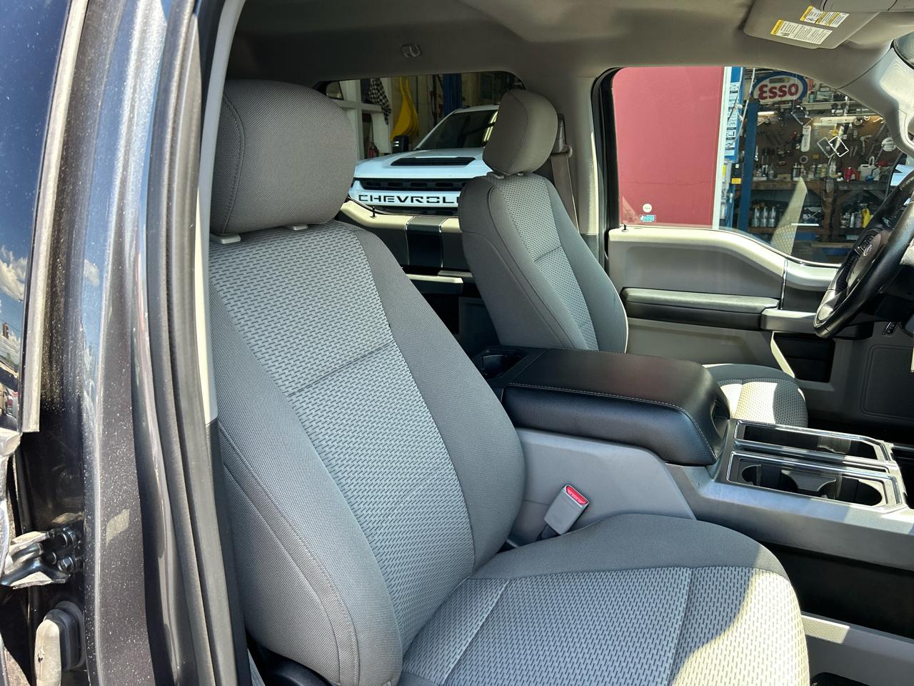 Ford F-150 4WD SuperCrew 150" XLT 2017