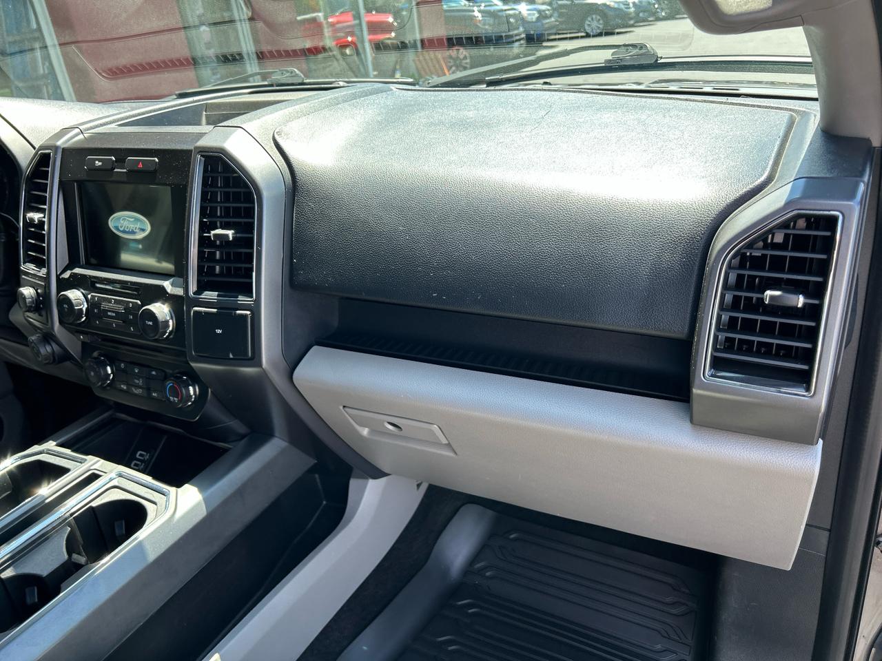 Ford F-150 4WD SuperCrew 150" XLT 2017