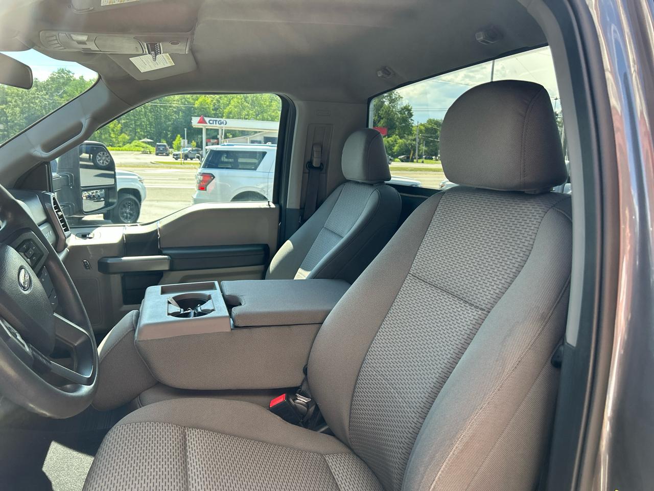 Ford Super Duty F-250 SRW XLT 4WD Reg Cab 8' Box 2022