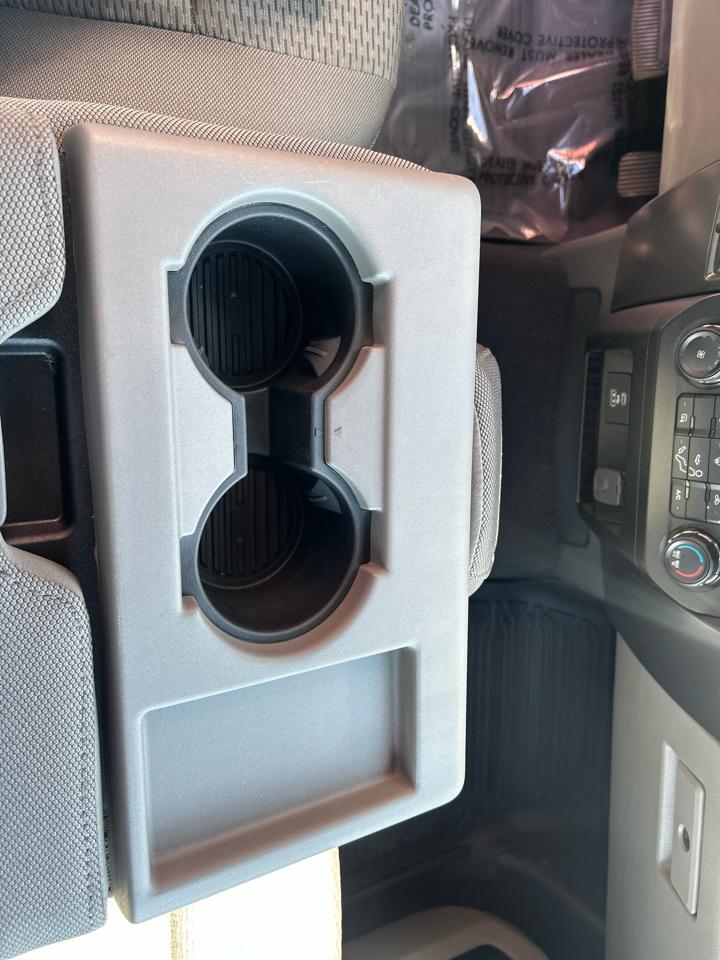 Ford Super Duty F-250 SRW XLT 4WD Reg Cab 8' Box 2022