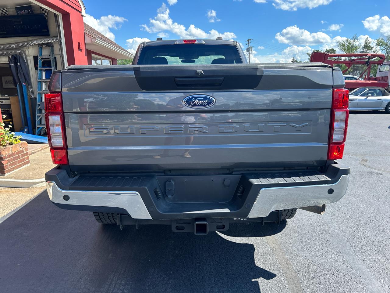 Ford Super Duty F-250 SRW XLT 4WD Reg Cab 8' Box 2022