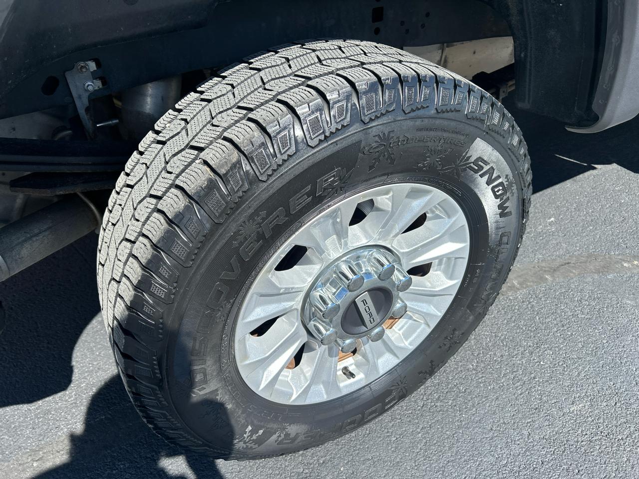 Ford Super Duty F-250 SRW XLT 4WD Reg Cab 8' Box 2022