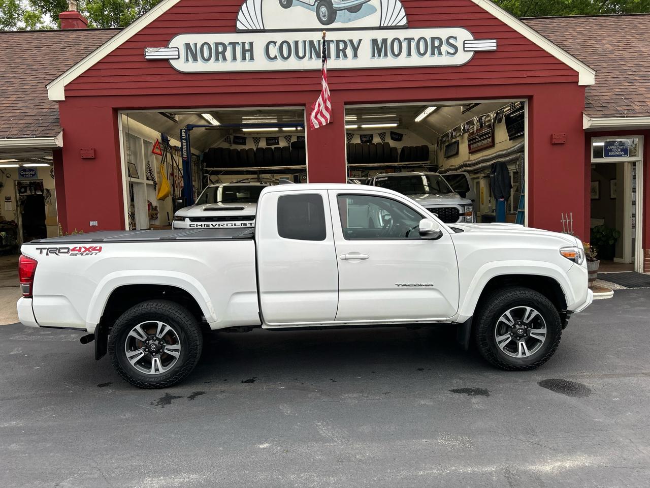 Toyota Tacoma 4WD Access Cab V6 AT TRD Sport (Natl) 2017