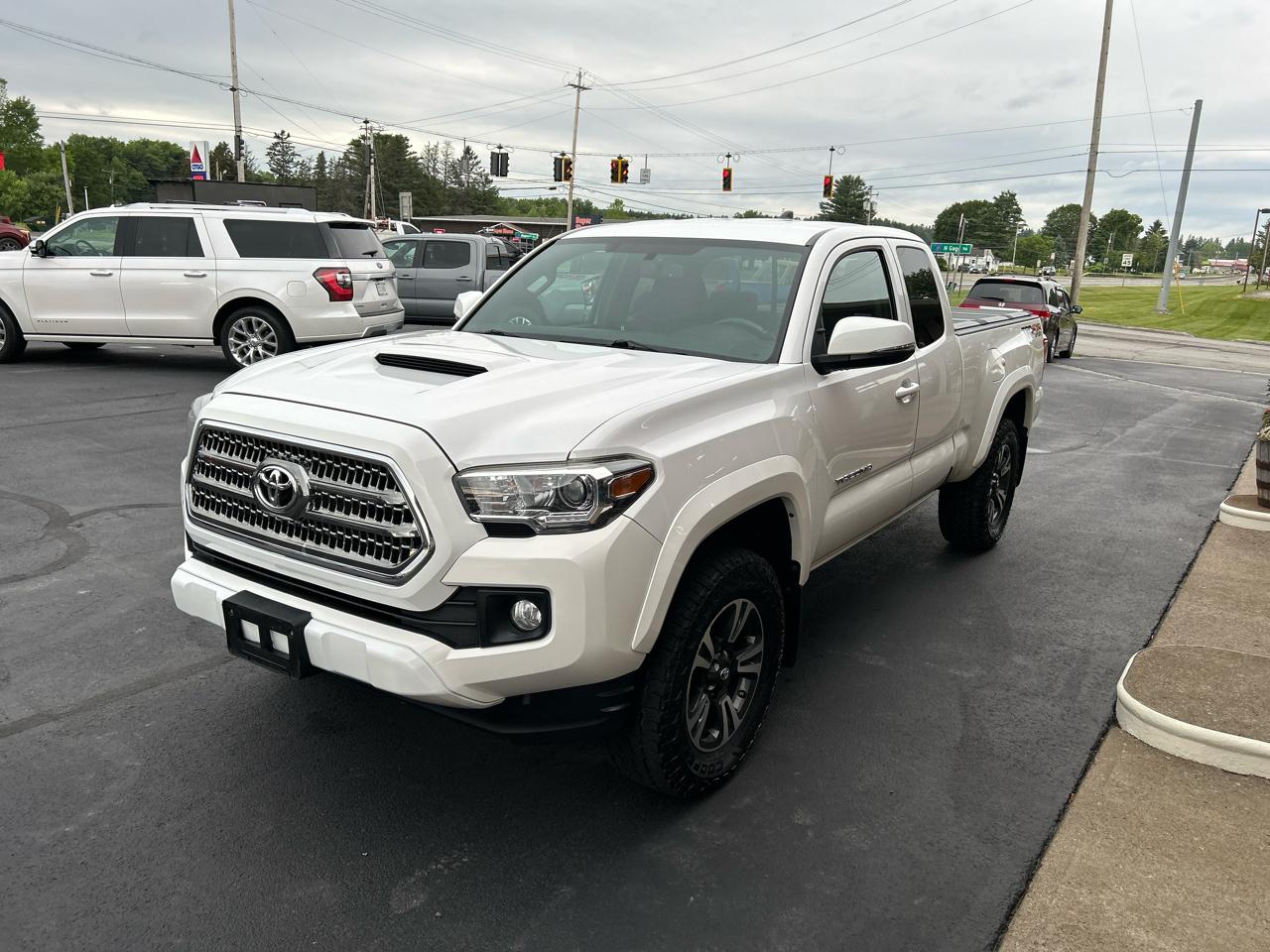 Toyota Tacoma 4WD Access Cab V6 AT TRD Sport (Natl) 2017
