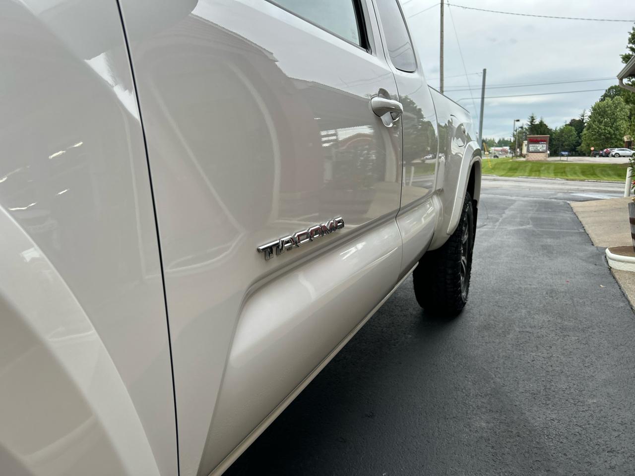 Toyota Tacoma 4WD Access Cab V6 AT TRD Sport (Natl) 2017