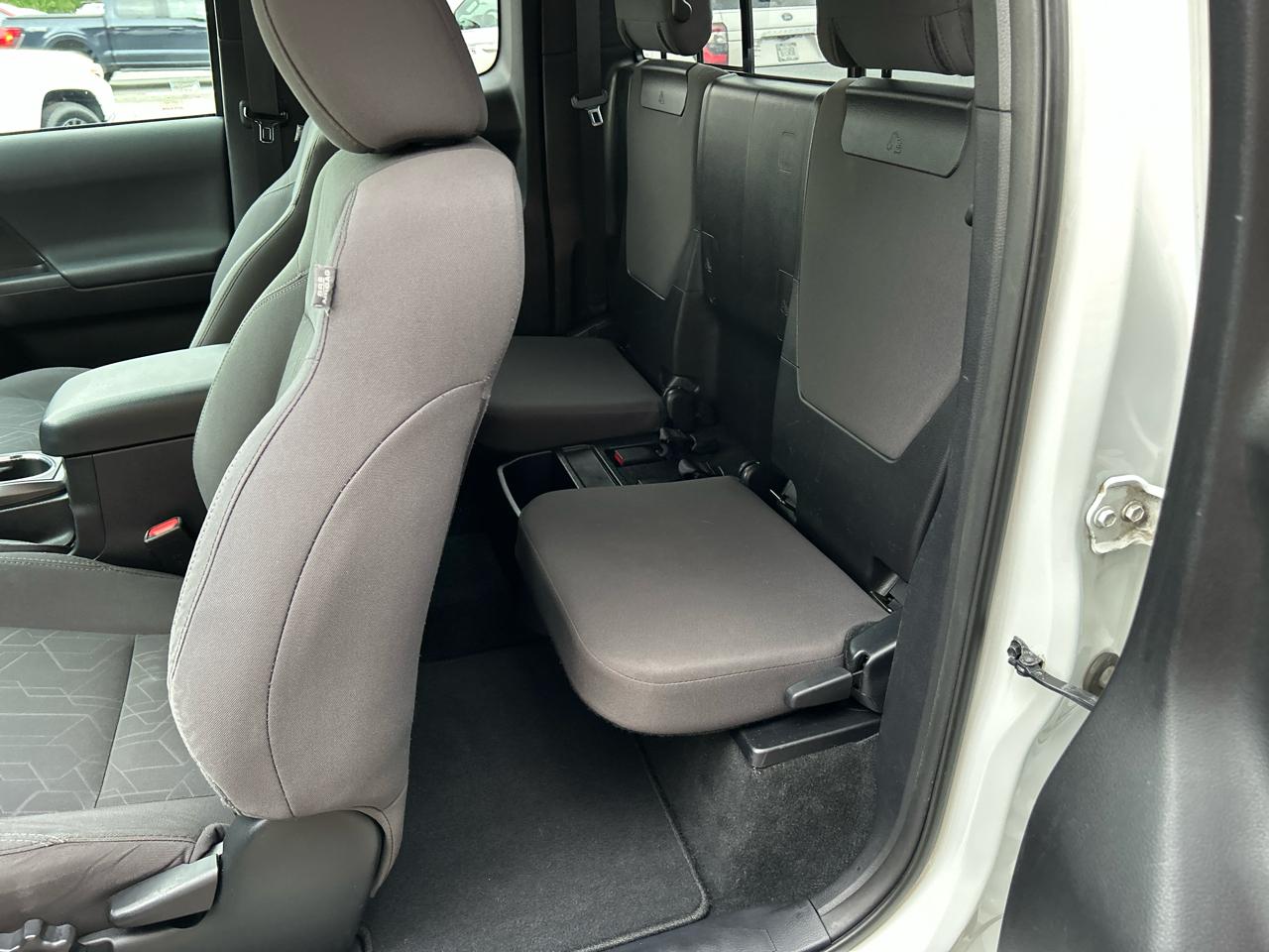 Toyota Tacoma 4WD Access Cab V6 AT TRD Sport (Natl) 2017