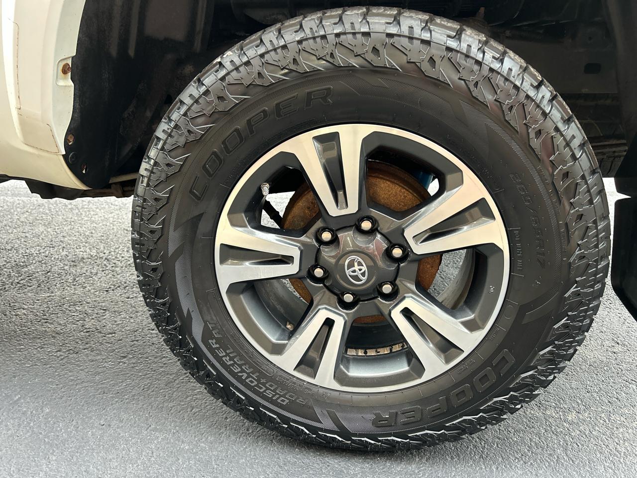 Toyota Tacoma 4WD Access Cab V6 AT TRD Sport (Natl) 2017