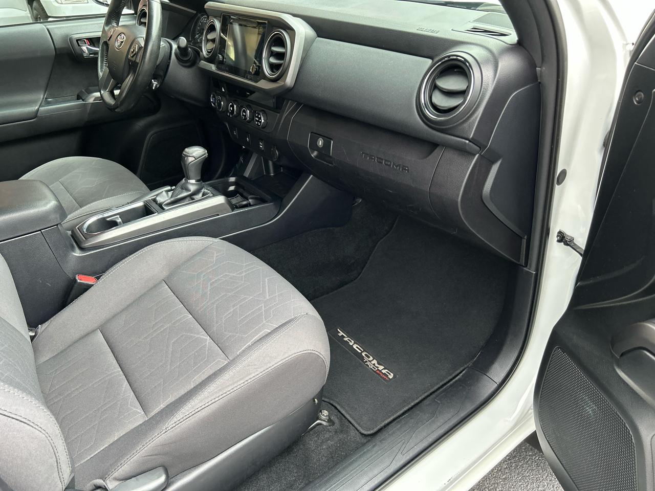 Toyota Tacoma 4WD Access Cab V6 AT TRD Sport (Natl) 2017