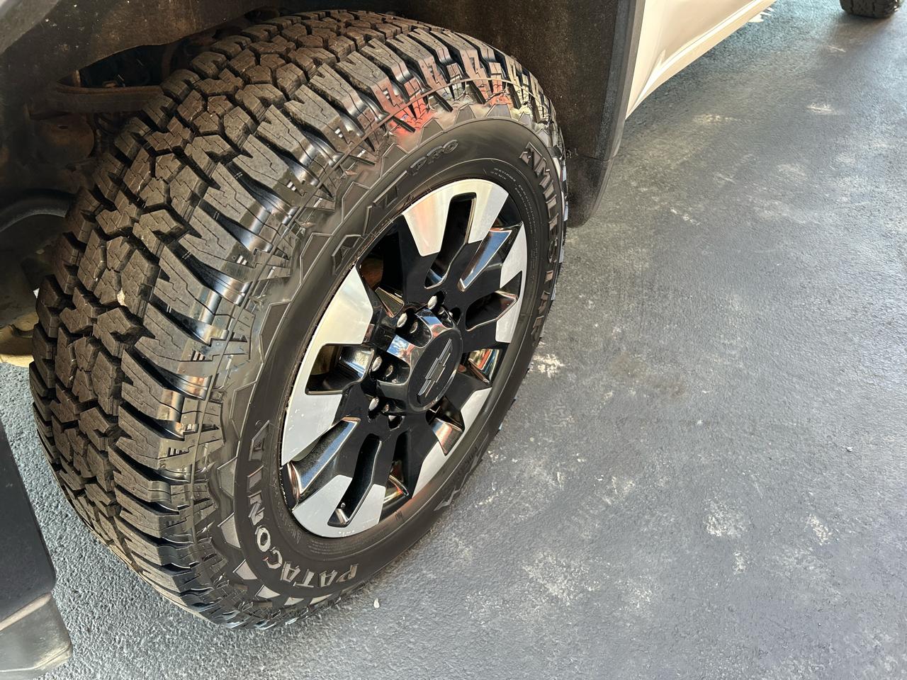 Chevrolet Silverado 2500HD 4WD Crew Cab 159" Custom 2020