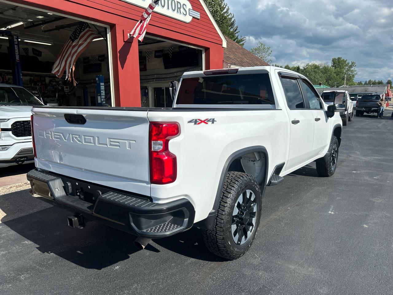 Chevrolet Silverado 2500HD 4WD Crew Cab 159" Custom 2020
