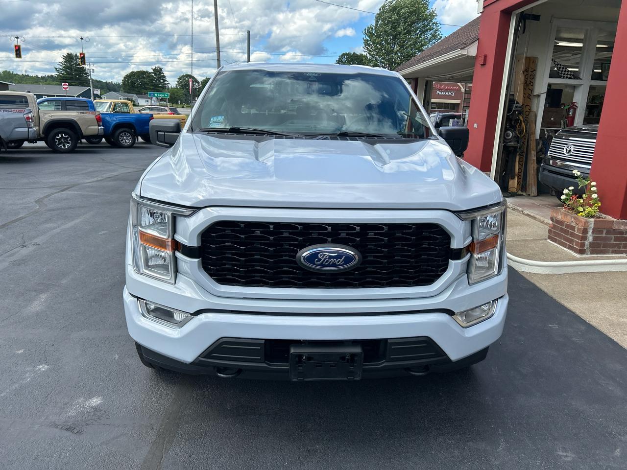 Ford F-150 4WD SuperCrew 145" STX 2021