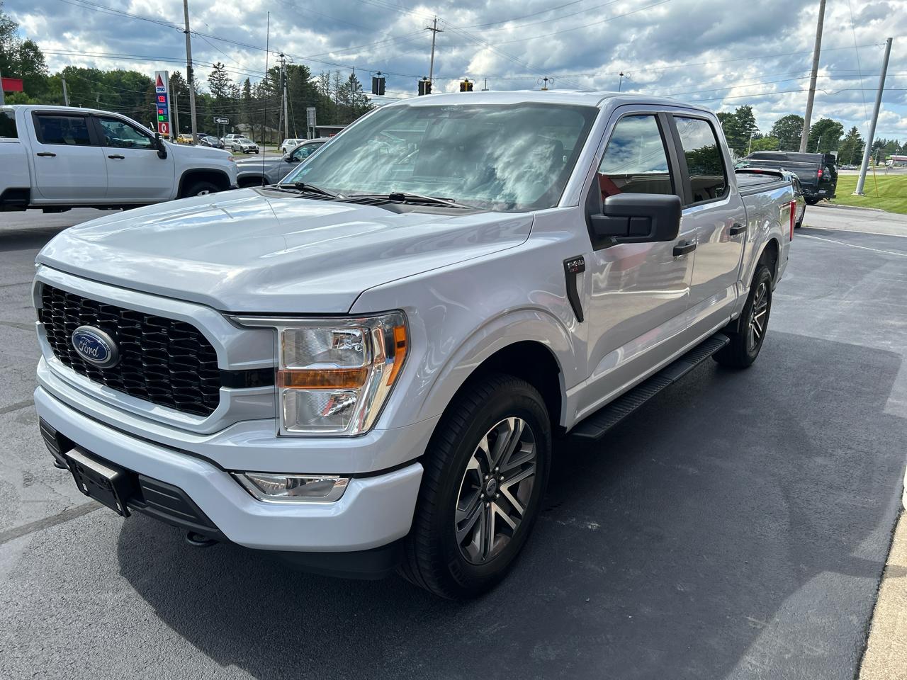 Ford F-150 4WD SuperCrew 145" STX 2021