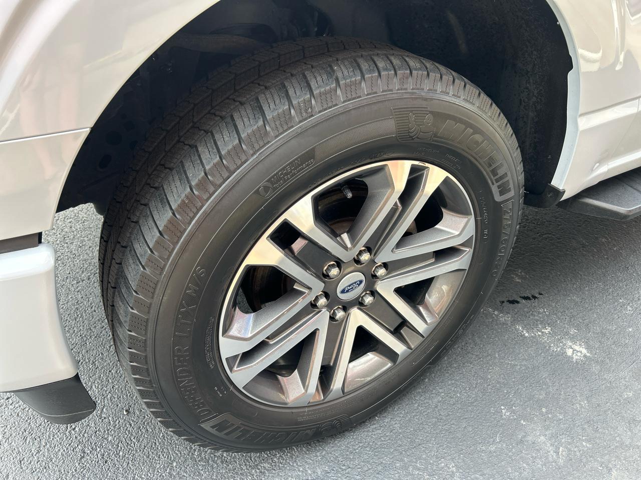 Ford F-150 4WD SuperCrew 145" STX 2021
